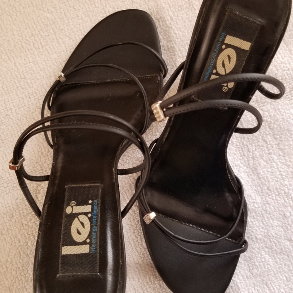 Size 7 Dainty Black Strappy Heels LEI - Picture 6 of 7